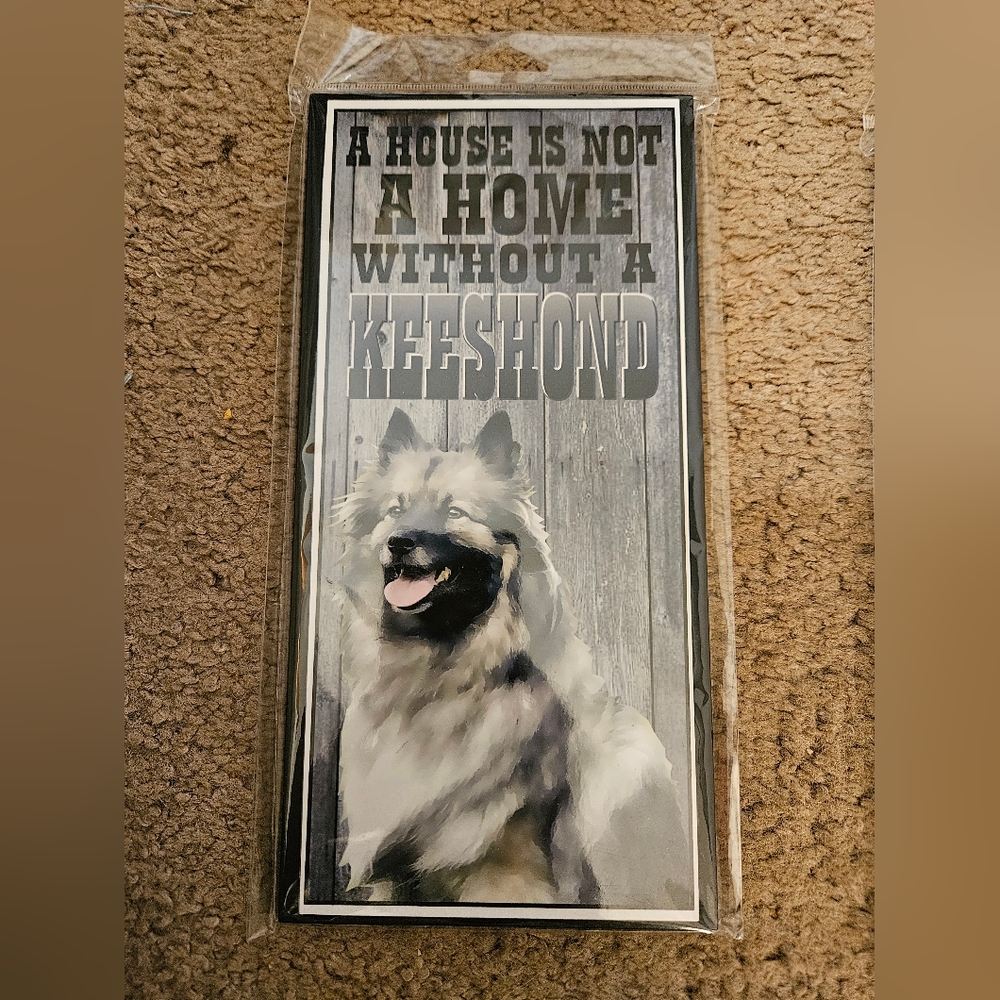 Gray and White Keeshond Dog Plaque